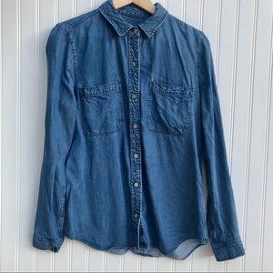 7FAM Blue Chambray Button Down